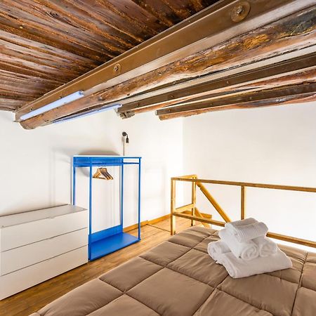 شقة Carrozzieri Nest At Historical Center نابولي المظهر الخارجي الصورة