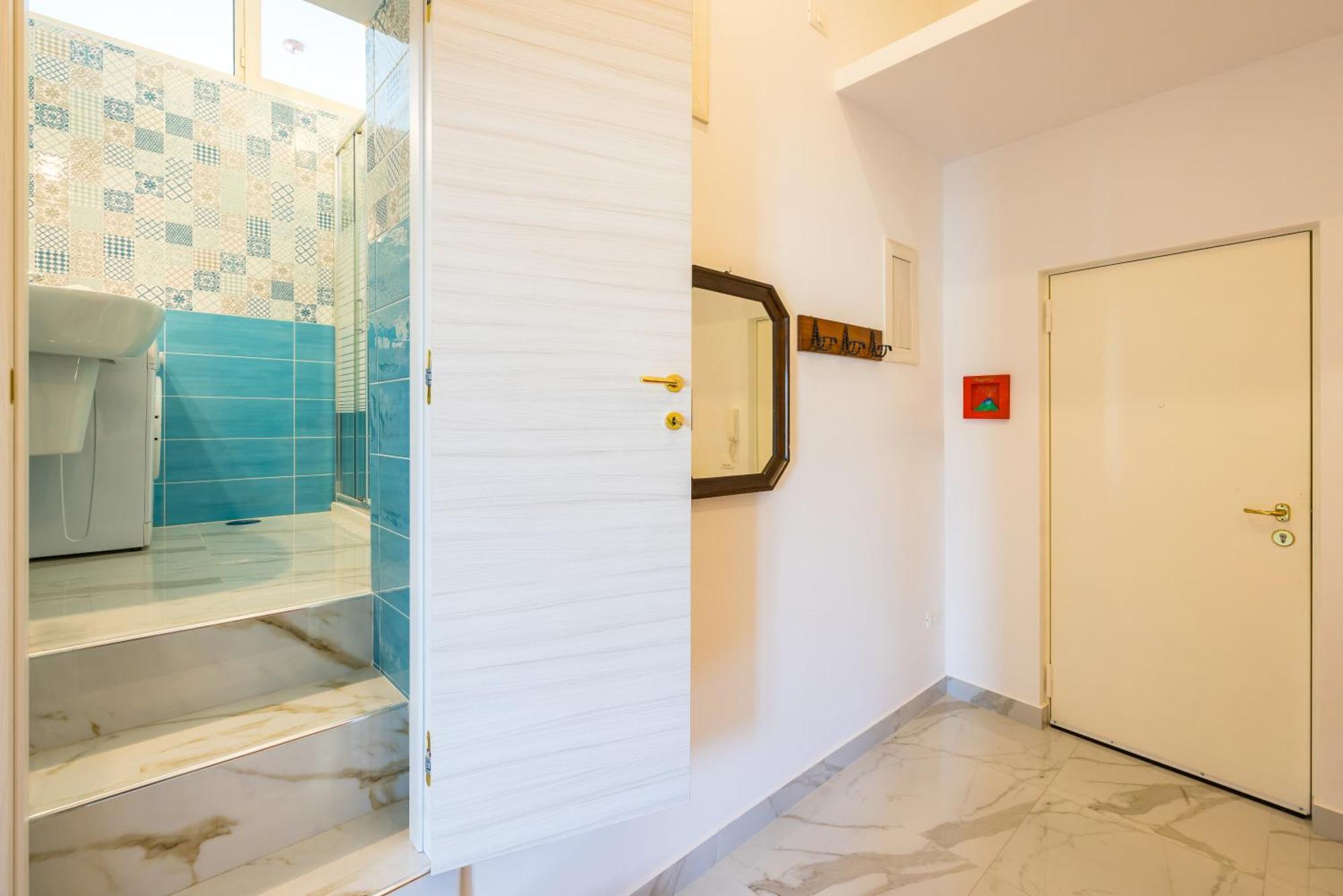شقة Carrozzieri Nest At Historical Center نابولي المظهر الخارجي الصورة
