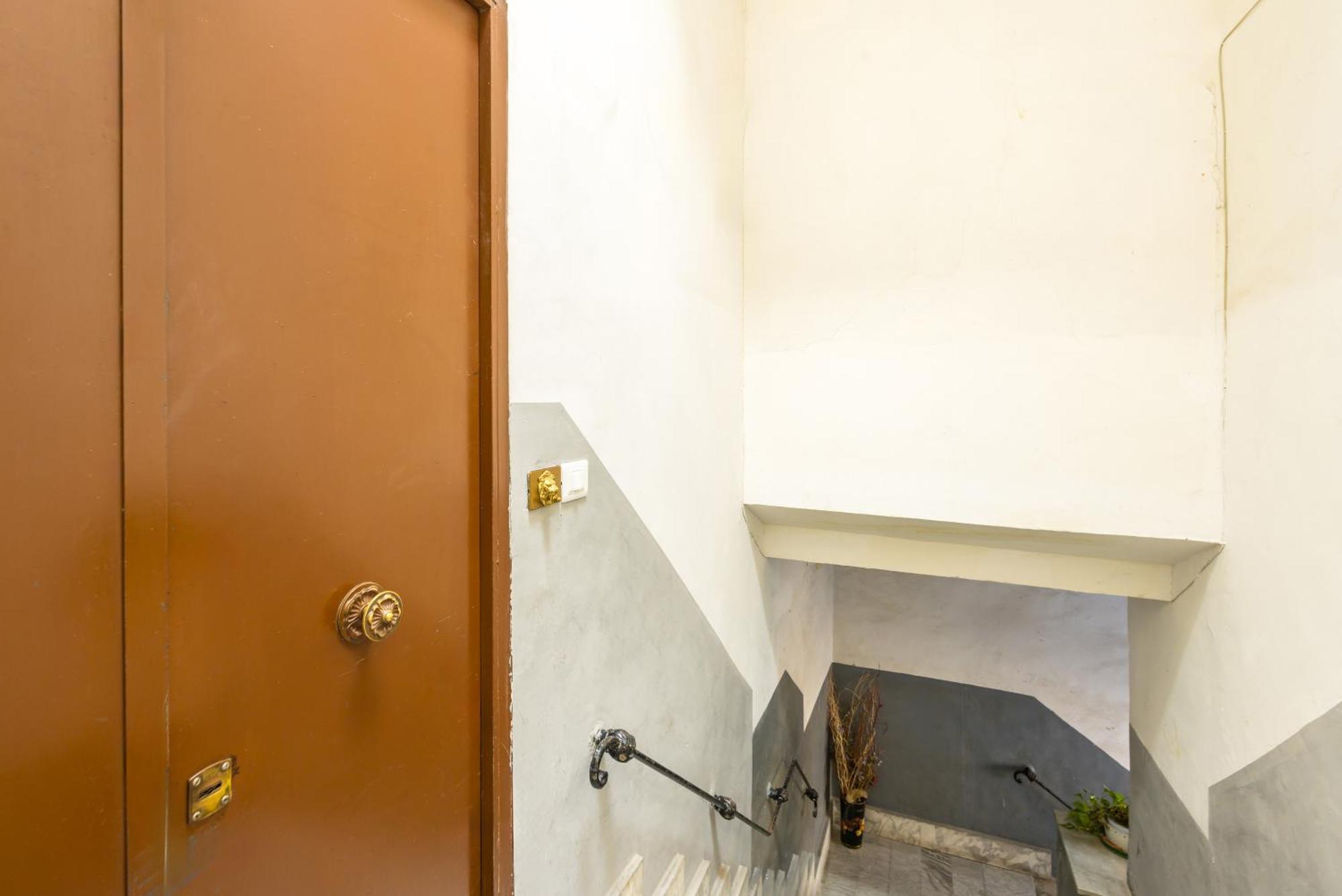 شقة Carrozzieri Nest At Historical Center نابولي المظهر الخارجي الصورة
