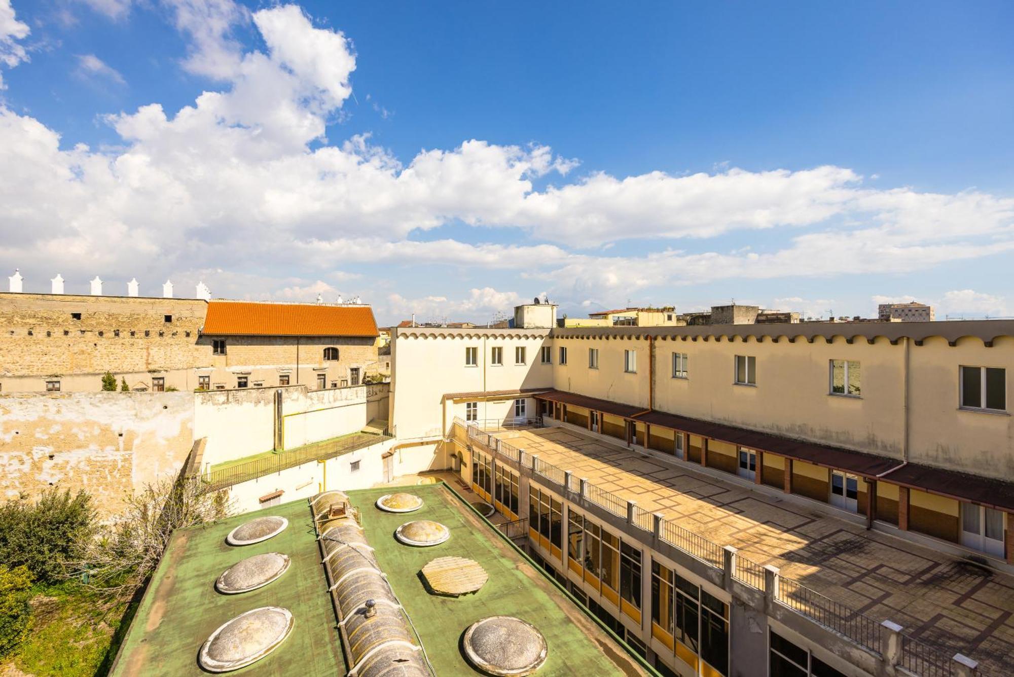 شقة Carrozzieri Nest At Historical Center نابولي المظهر الخارجي الصورة